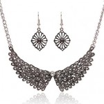 Women's Retro Exaggerated Diamond Angel Wings Short Alloy Necklace Set  